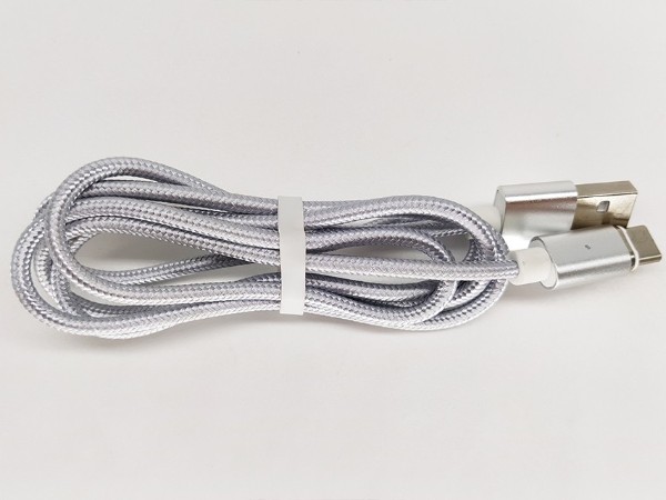 尼龍編織手機(jī)磁吸數(shù)據(jù)線，配備Micro/Type-C/Lightning三種磁吸頭